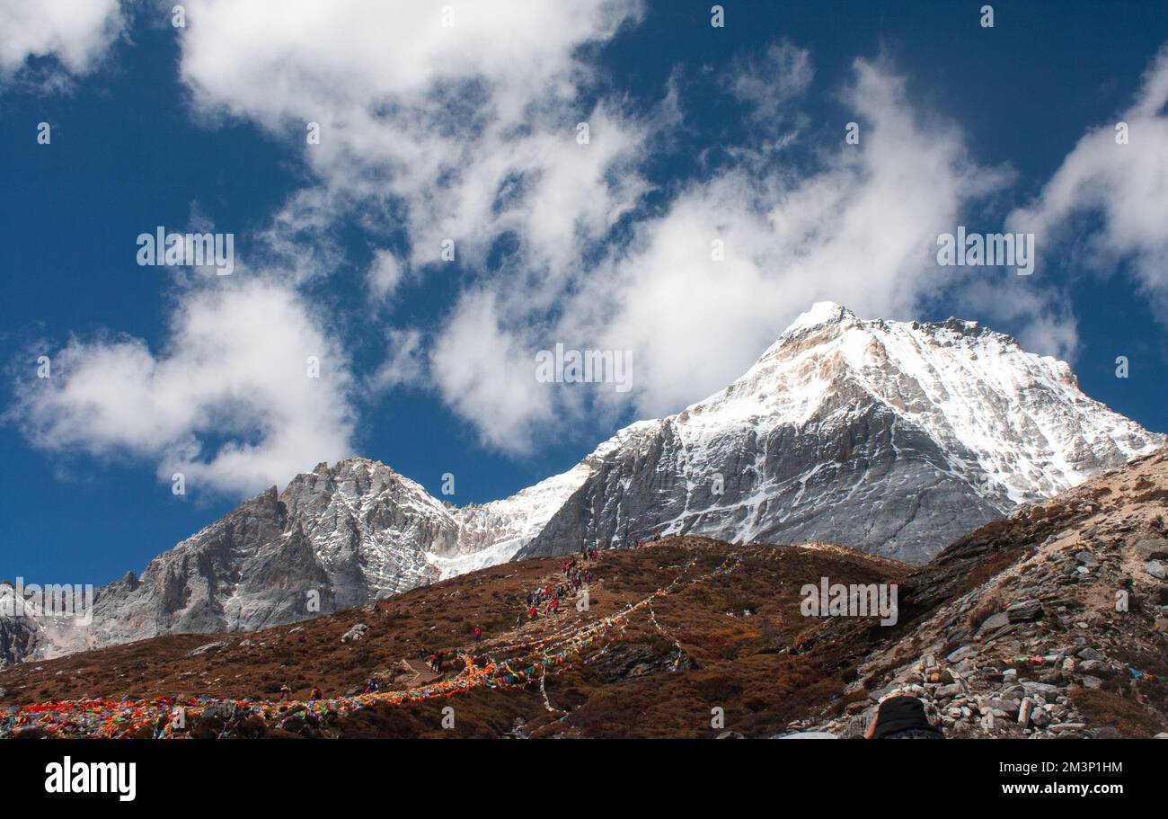 Lac cinq couleurs dans la réserve naturelle de Yading , Daochen , Chine Banque D'Images