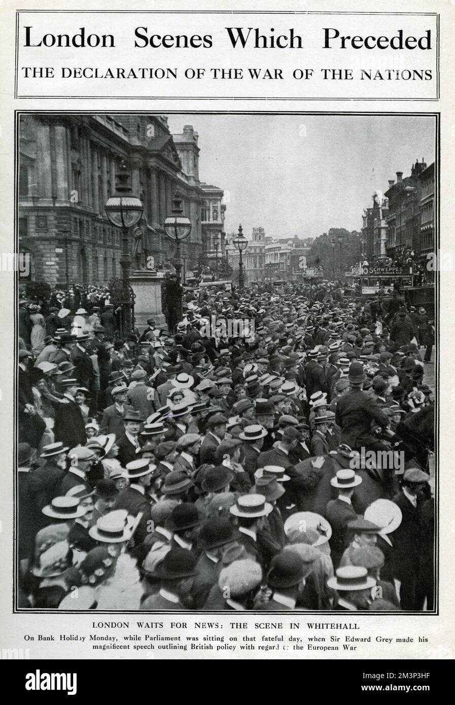 Les foules à Whitehall, Londres, le lundi du jour férié, attendent les nouvelles de la déclaration de guerre. 3 août 1914 Banque D'Images