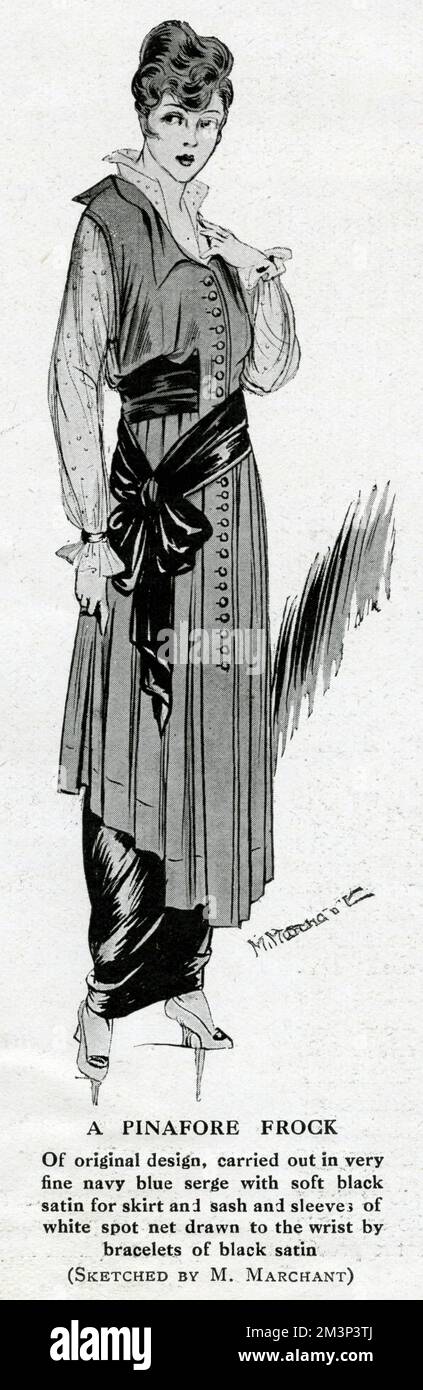 Femme en élégante robe pinafore avec ceinture Banque D'Images