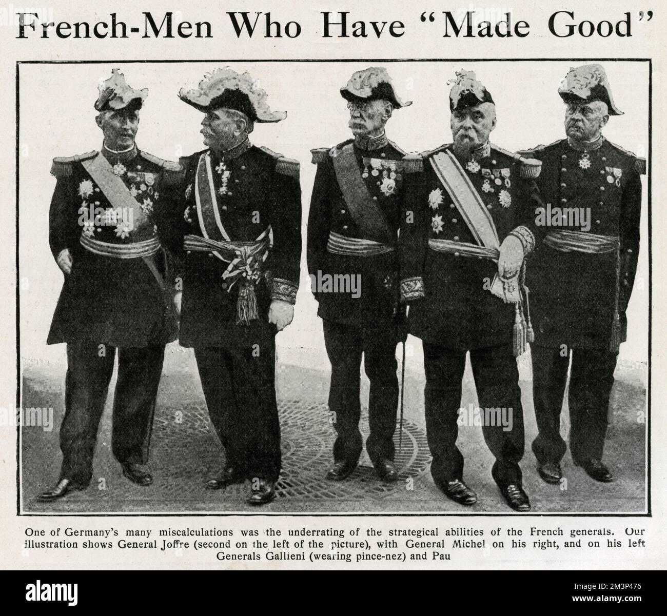 Cinq généraux français dans les premières étapes de la première Guerre mondiale. De gauche à droite : Michel, Joffre, Gallieni, Pau (cinquième non identifié). Date: 1914 Banque D'Images