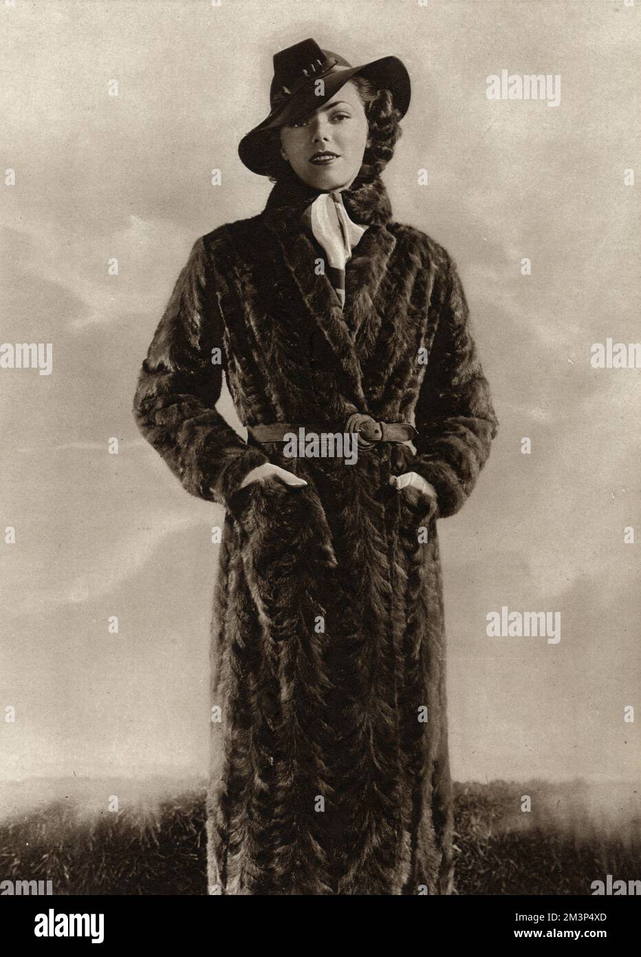 Manteau de vison pleine longueur 1935 Banque D'Images
