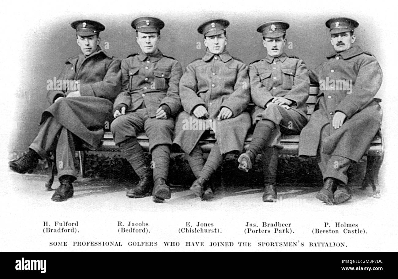 Cinq golfeurs professionnels qui avaient rejoint le bataillon des sportifs. De gauche à droite : H. Fulford (Bradford), R. Jacobs (Bedford), E. Jones (Chislehurst), Jas. Bradbeer (porter's Park) et PL. Holmes (Château de Beeston). Date: 1915 Banque D'Images