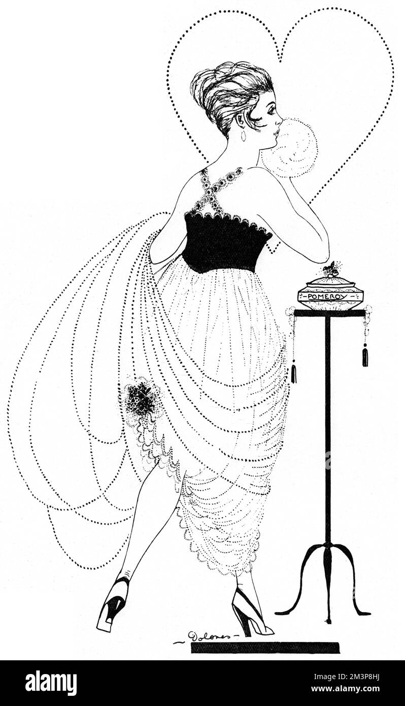 Une femme en robe de soirée poudre son visage avec de la poudre pour le visage Pomeroy. Date: 1917 Banque D'Images