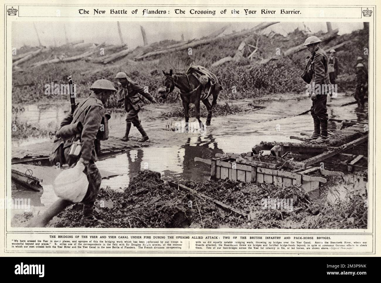 Le pont des canaux Yser et Yser sous le feu, pendant l'attaque d'ouverture des alliés: Deux des ponts d'infanterie et de cheval-pack britanniques. Date: 1917 Banque D'Images