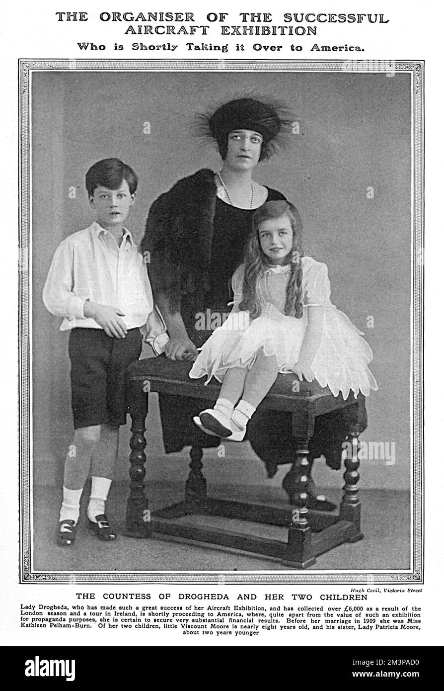 Lady Drogheda et ses enfants, exposition aéronautique 1918 Banque D'Images