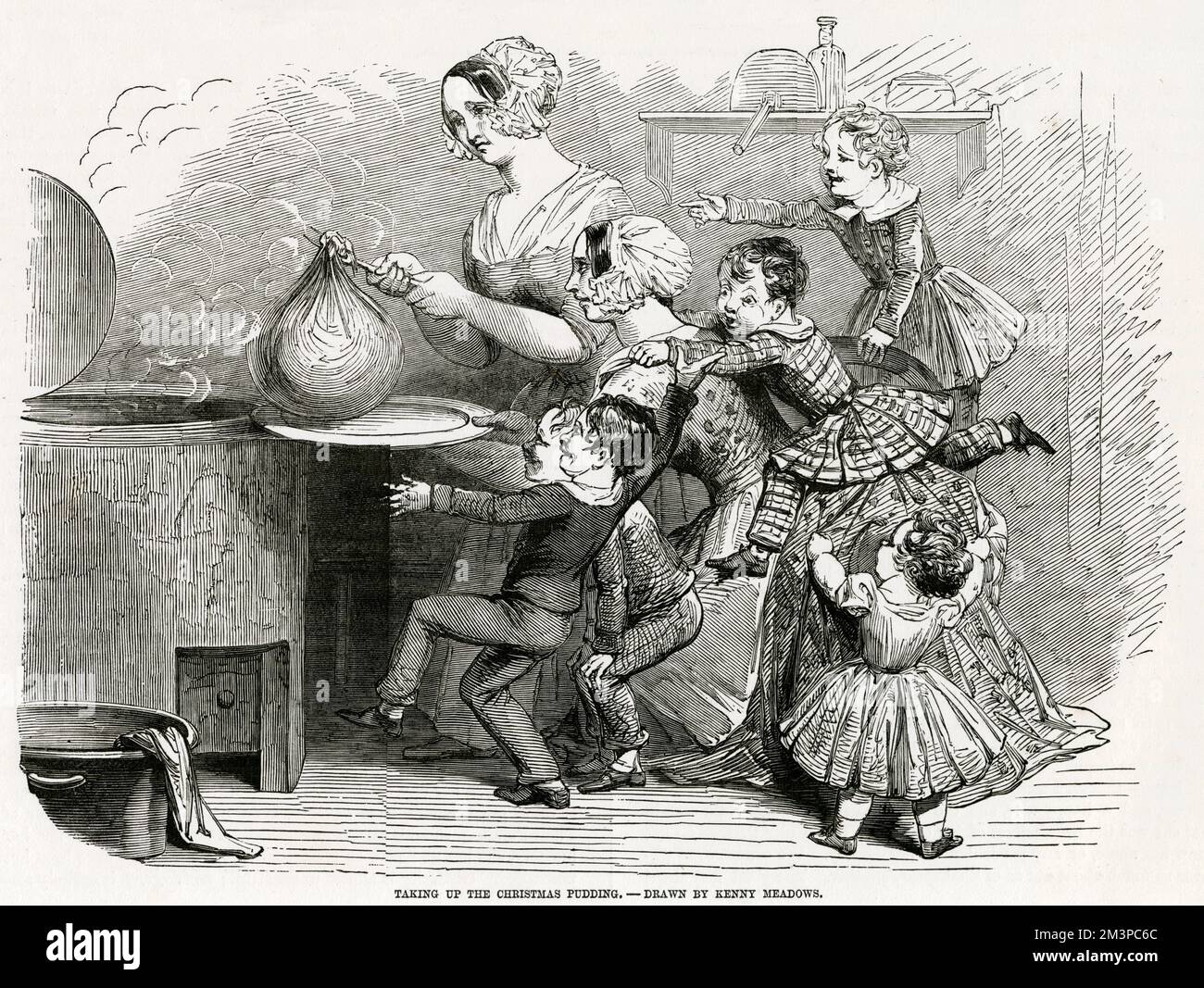 Prendre le pudding de Noël : cinq enfants exquises rejoy à la vue d'un pudding de prune enveloppé de mousseline, tenu par deux femmes victoriennes à l'aspect harcelé. 1848 Banque D'Images