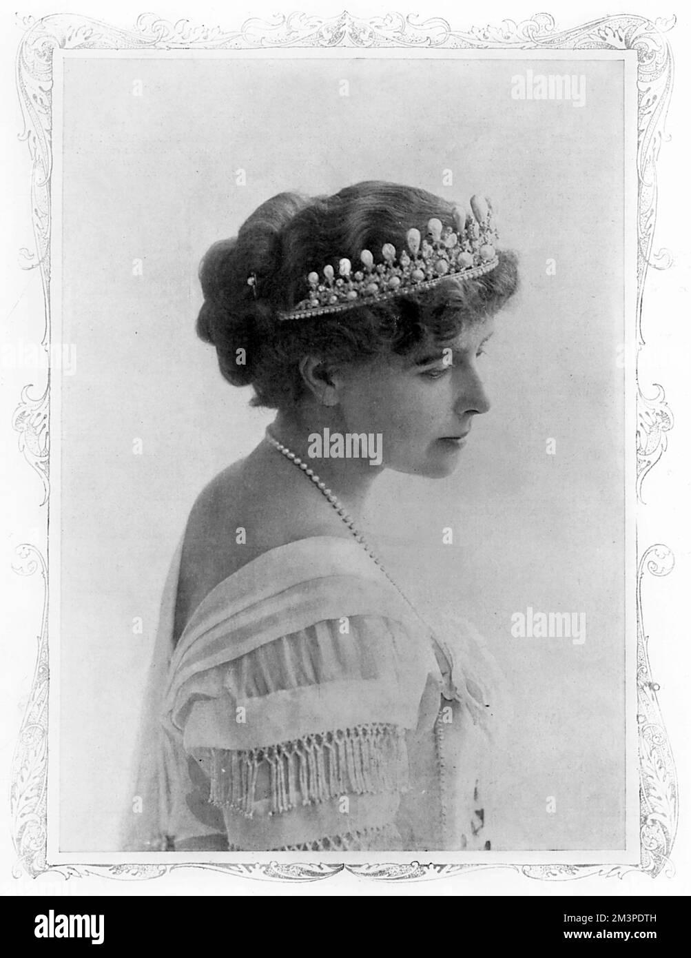La reine Marie de Roumanie (1875 - 1938), consort du roi Ferdinand I de Roumanie, récemment couronné en 1914. Date: 1914 Banque D'Images