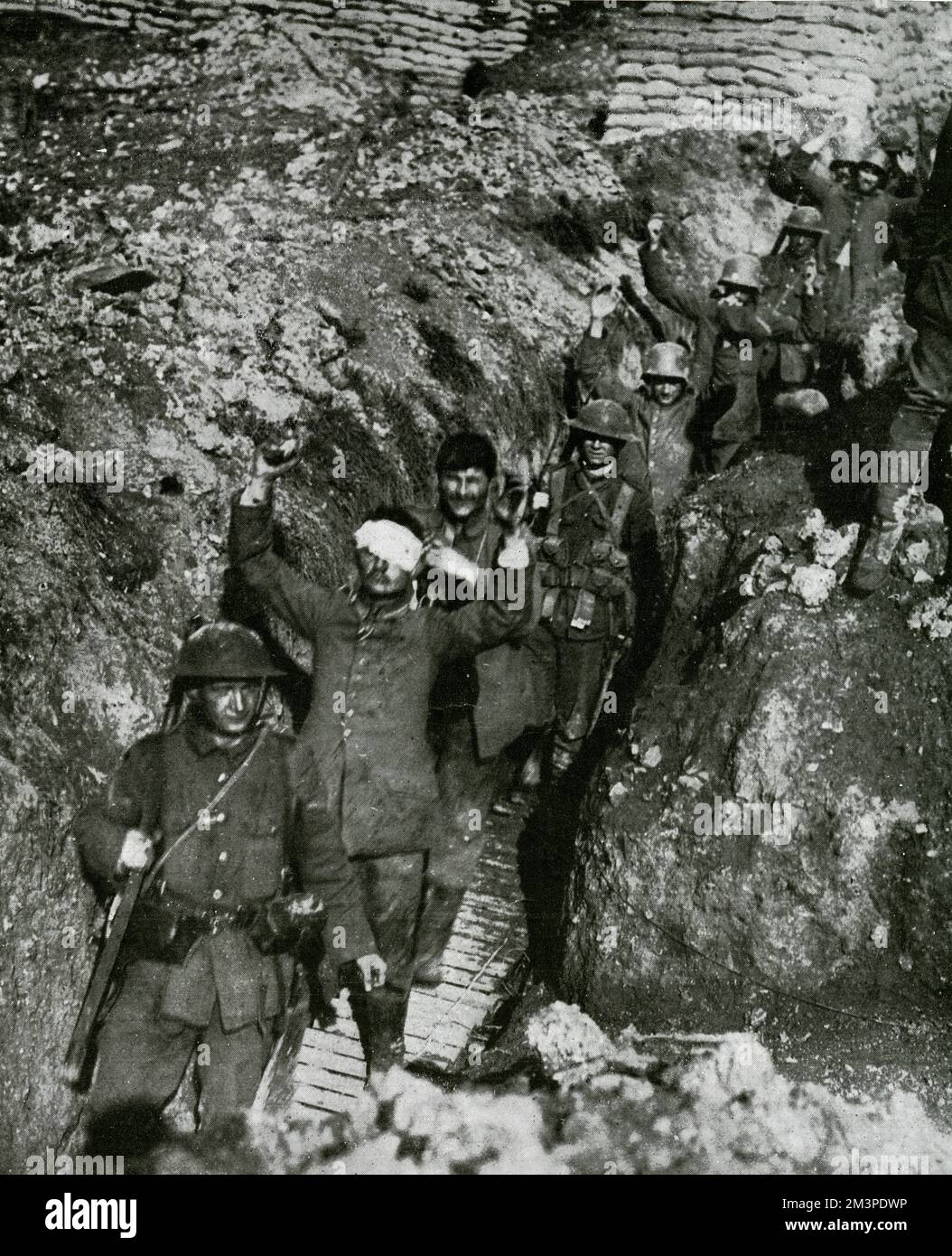 WW1 - prisonniers allemands de Thiepval sous garde armée Banque D'Images