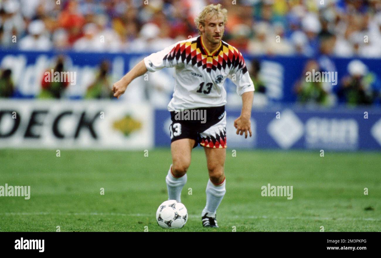 Firo, 02.07.1994 Archive image, archive photo, archive, archive photos football, Football, COUPE DU MONDE 1994 USA Round de 16: Allemagne - Belgique 3:2 Rudi Voller, single action Banque D'Images