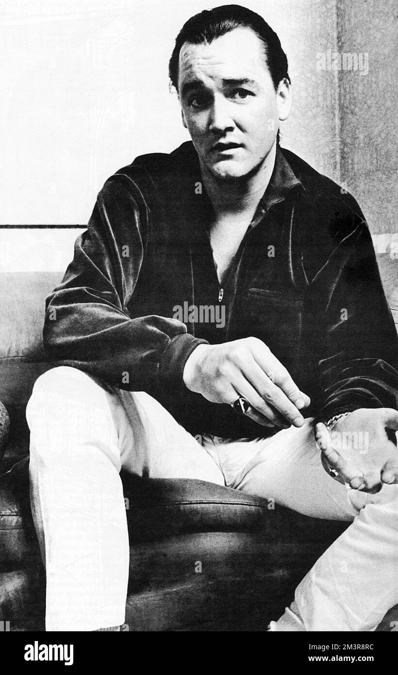 P.J. Proby (né James Marcus Smith, 6 novembre 1938), chanteur américain, auteur-compositeur, et acteur. Il dépeint également Elvis Presley et Roy Orbison dans des productions théâtrales musicales. Date: 1965 Banque D'Images