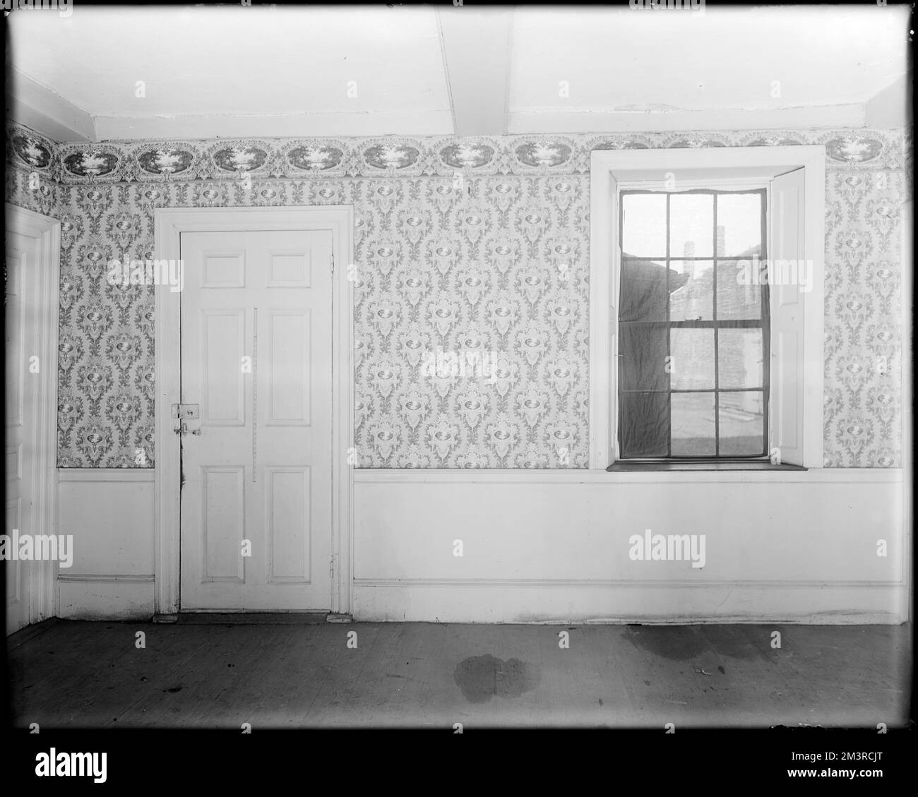 Salem, 168 Derby Street, détail intérieur, salle à l'est, côté est, Richard Derby House , Maisons, intérieurs, portes et embrasures, Fonds d'écran, Windows, Derby, Richard, 1712-1783. Collection de négatifs sur plaque de verre de Frank cousins Banque D'Images