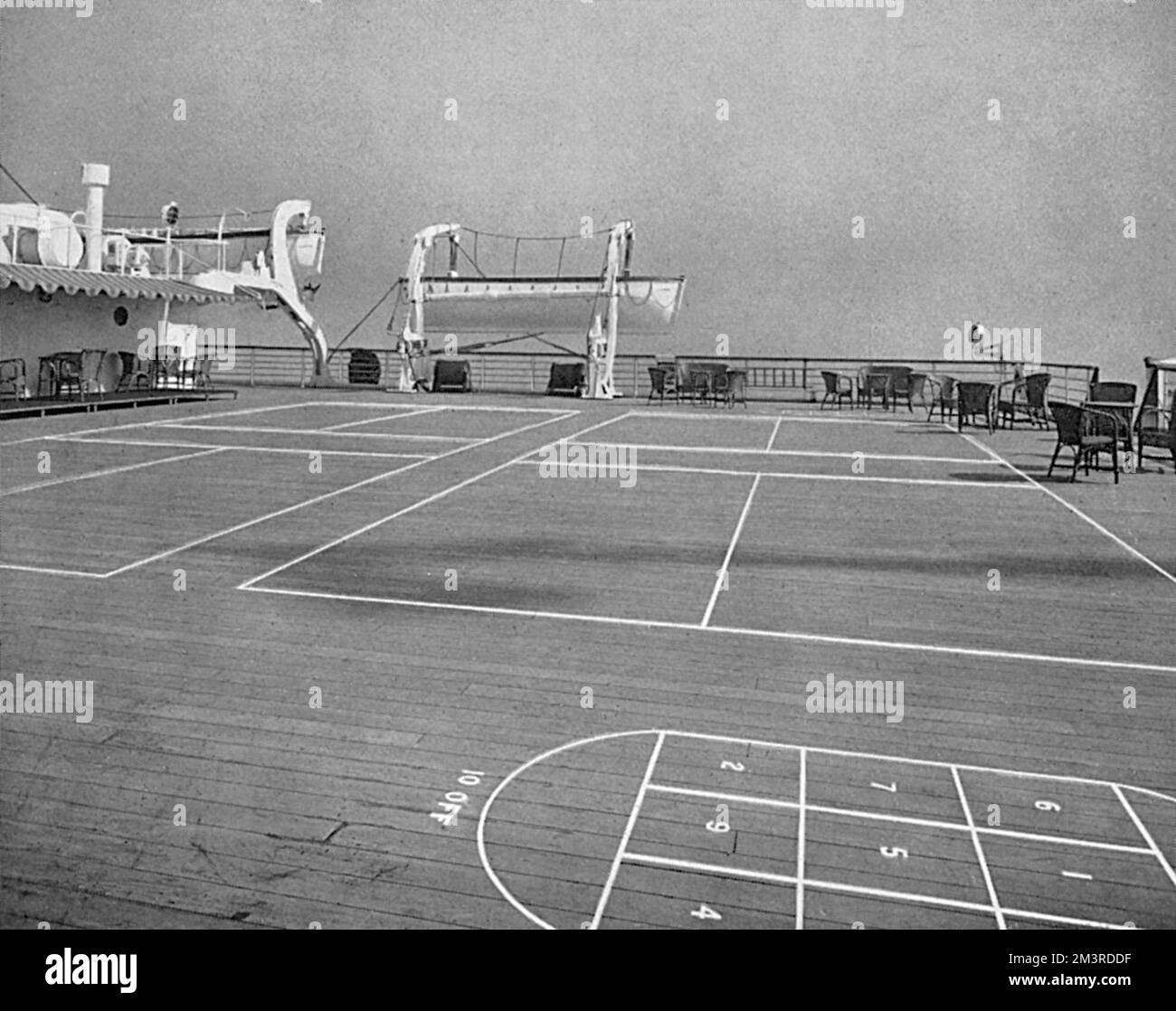 Un espace dégagé de 76 pieds sur 63 pieds - le pont sportif de la Reina del Pacifico qui devait faire le tour de l'Amérique du Sud en 1932. Avec un poids de 17000 tonnes, c'était le navire à moteur le plus rapide de Grande-Bretagne à l'époque. Date: 1931 Banque D'Images