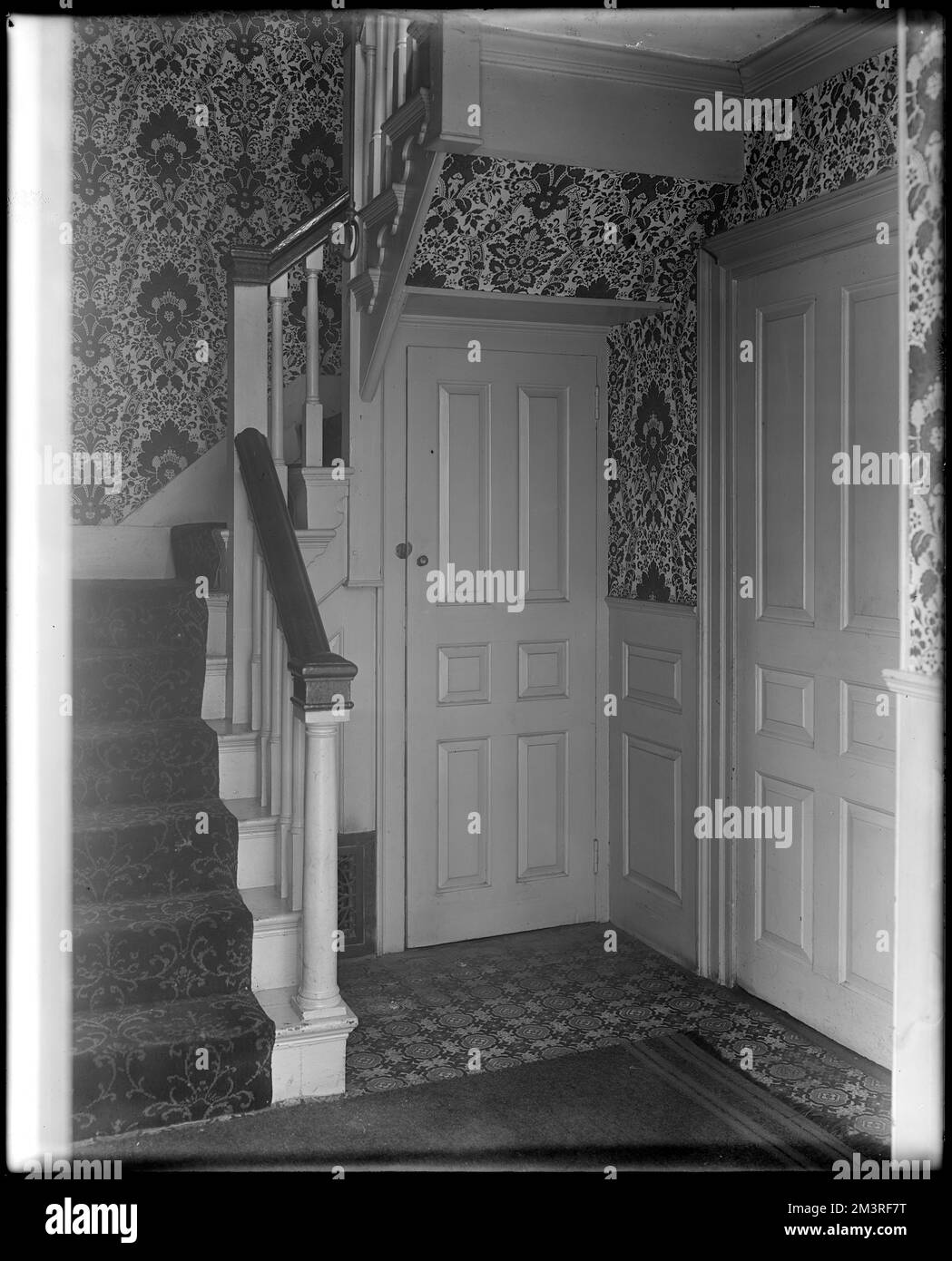 Salem, 31 Summer Street, détail intérieur, hall inférieur et escalier, maison Samuel McIntyre , Maisons, intérieurs, passages, Fonds d'écran, Escaliers, McIntyre, Samuel, 1757-1811. Collection de négatifs sur plaque de verre de Frank cousins Banque D'Images