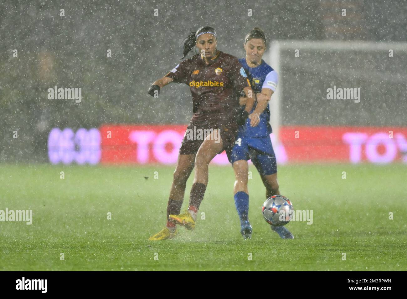 Latina, Italie. 16th décembre 2022. Andressa Alves of AS Roma Women au cours de la cinquième journée de la phase de groupe de l'UEFA Women's Champions League, Groupe B, entre A.S. Roma et SKN St. Polten Frauen, au Stadio Domenico Francioni sur 16 décembre 2022 à Latina, Italie. Crédit : Agence photo indépendante/Alamy Live News Banque D'Images