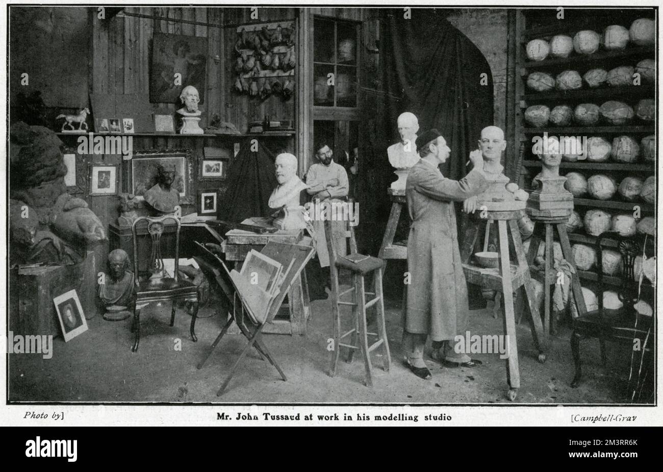 John Tussaud dans son atelier 1905 Banque D'Images