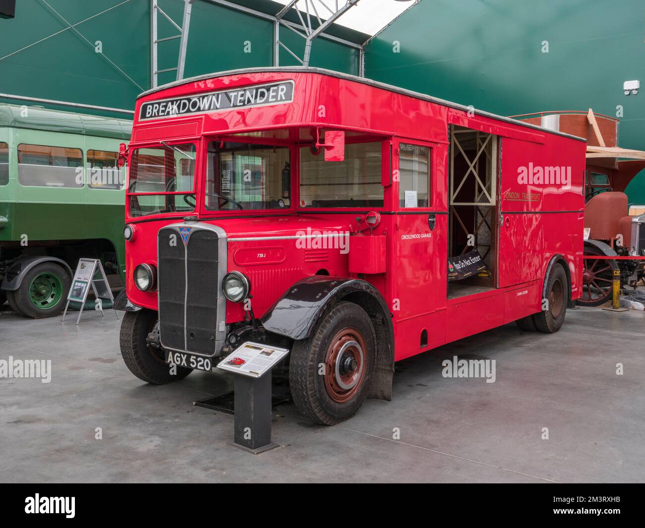 Un régent de l'AEC I Breakdown Tender (1933) au London bus Museum, une partie du Brooklands Museum, Surrey, Royaume-Uni. Banque D'Images