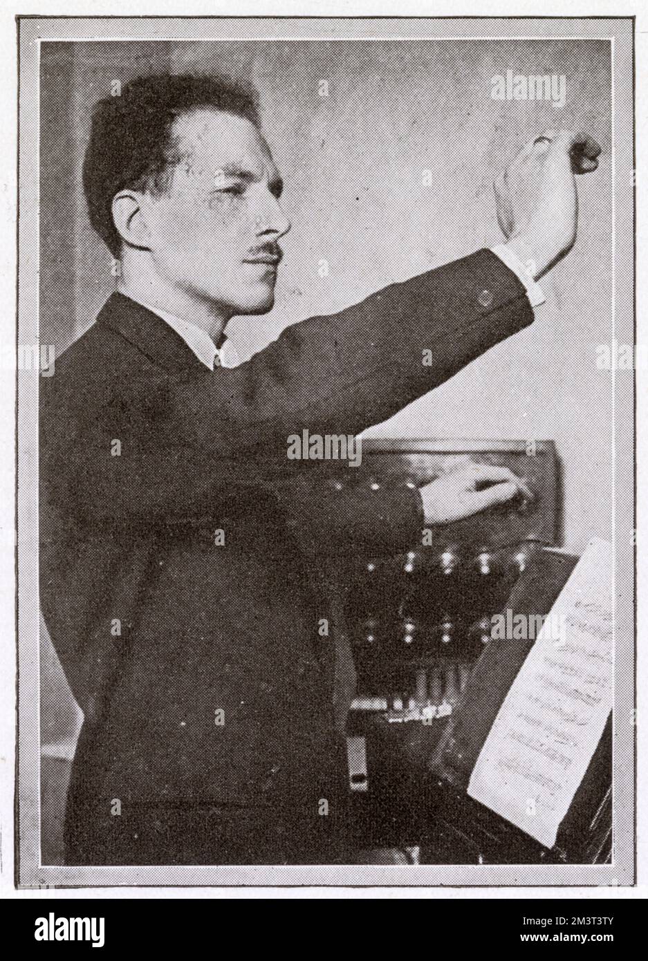 Leon Theremin (1896 - 1993) inventeur russe et soviétique, plus célèbre pour son invention de la theremin, l'un des premiers instruments de musique électroniques et le premier produit en masse. Banque D'Images