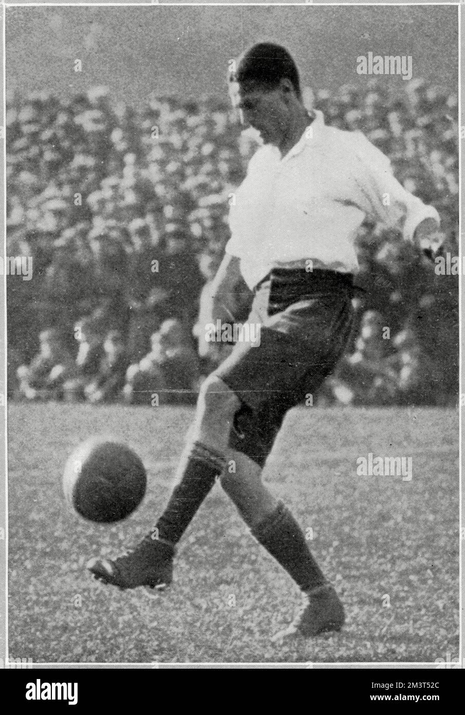 D. G. A. Lowe, l'athlète olympique (qui a obtenu un bleu de football à Cambridge), jouant au football à l'extérieur juste pour les occasionnels dans la Ligue isthmienne Banque D'Images