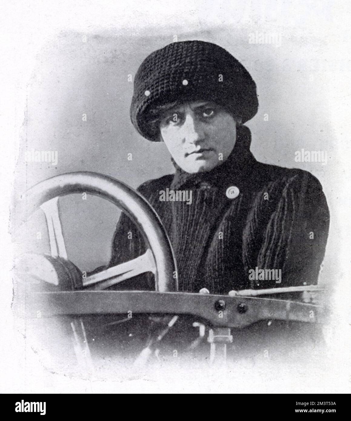Raymonde de Laroche (1882 - 1919), née Elise Raymonde Deroche, pilote français et première femme au monde à recevoir une licence de pilote d'avion. Banque D'Images