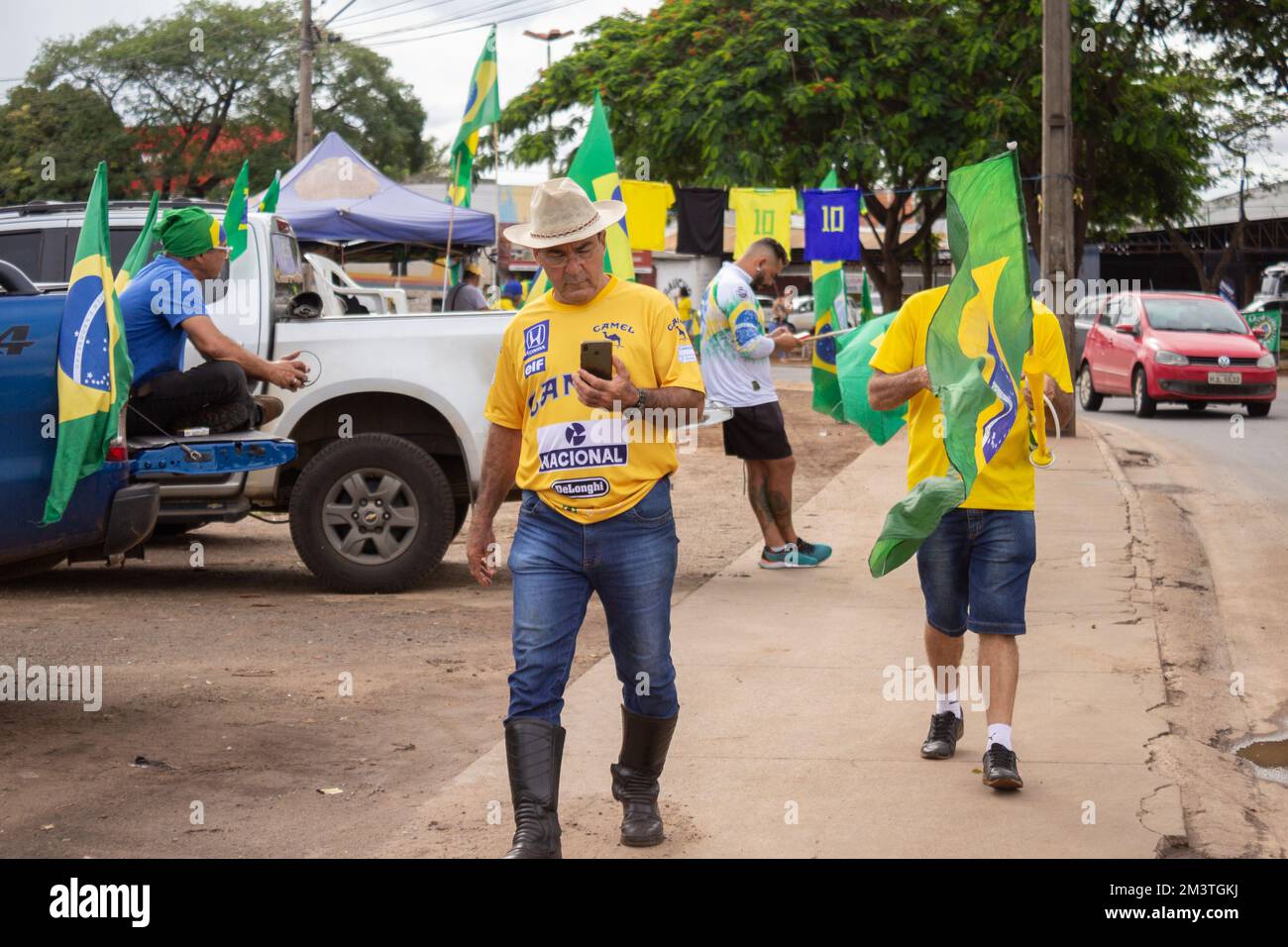Les partisans du président Bolsonaro font un coup d'État dans la ville de Goiânia, VA. Appelant à une intervention fédérale contre les élections démocratiques de Lula Banque D'Images