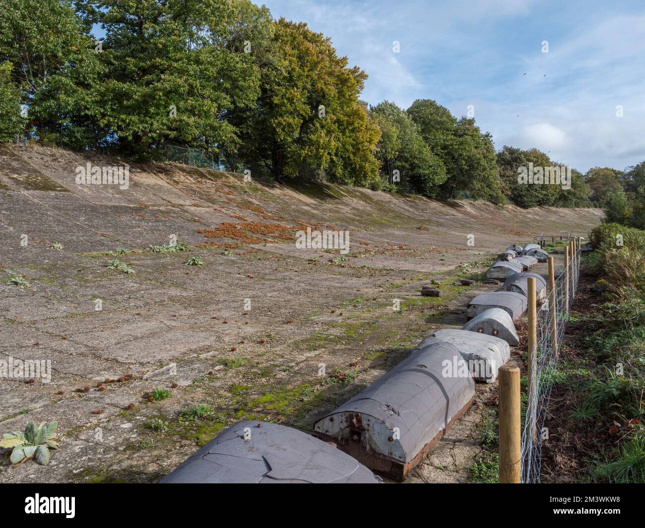 Fait partie de la piste de course historique à Brooklands, Surrey, Royaume-Uni. Banque D'Images