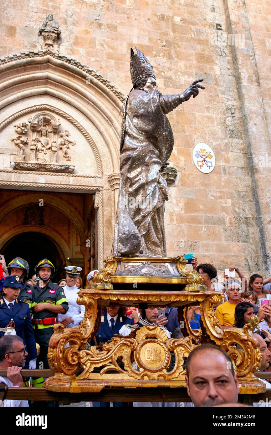 Pouilles Italie. Ostuni. Festival de Saint Orontius. Procession avec la statue du Saint Banque D'Images