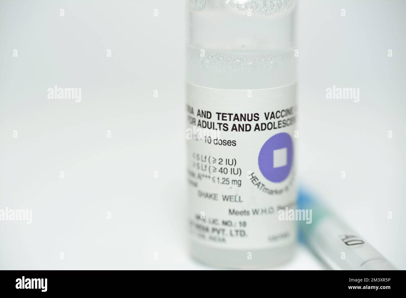 Le Caire, Egypte, 12 décembre 2022: Vaccin contre le tétanos de la diphtérie pour injection intramusculaire dans le muscle deltoïde de l'épaule pour les enfants et les adultes, Diphthe Banque D'Images