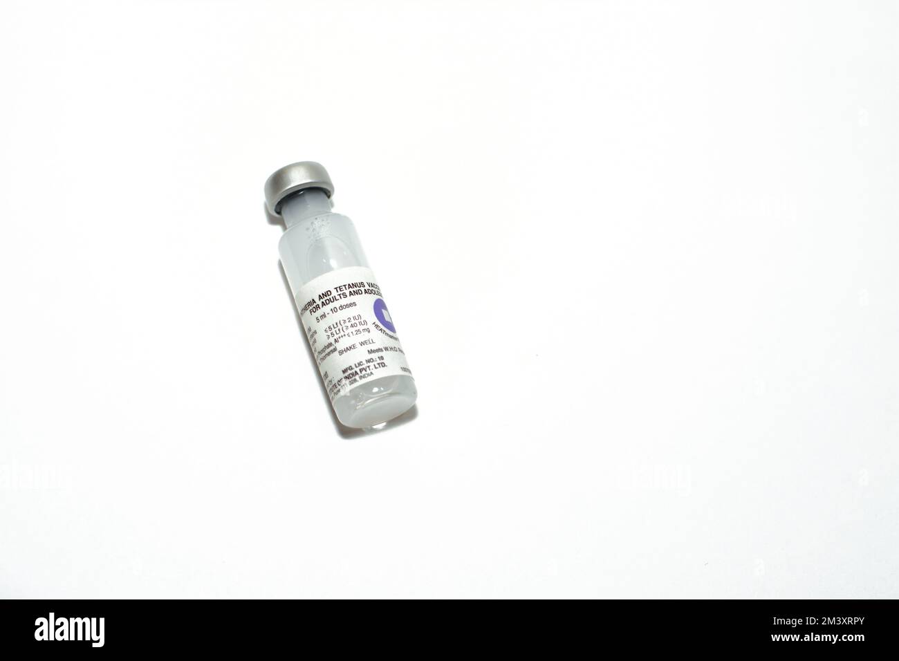 Le Caire, Egypte, 12 décembre 2022: Vaccin contre le tétanos de la diphtérie pour injection intramusculaire dans le muscle deltoïde de l'épaule pour les enfants et les adultes, Diphthe Banque D'Images