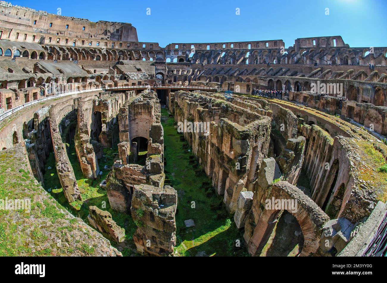 Ruines exposées sous-sol de l'arène du Colisée, Rome, Latium, Italie, Europe Banque D'Images