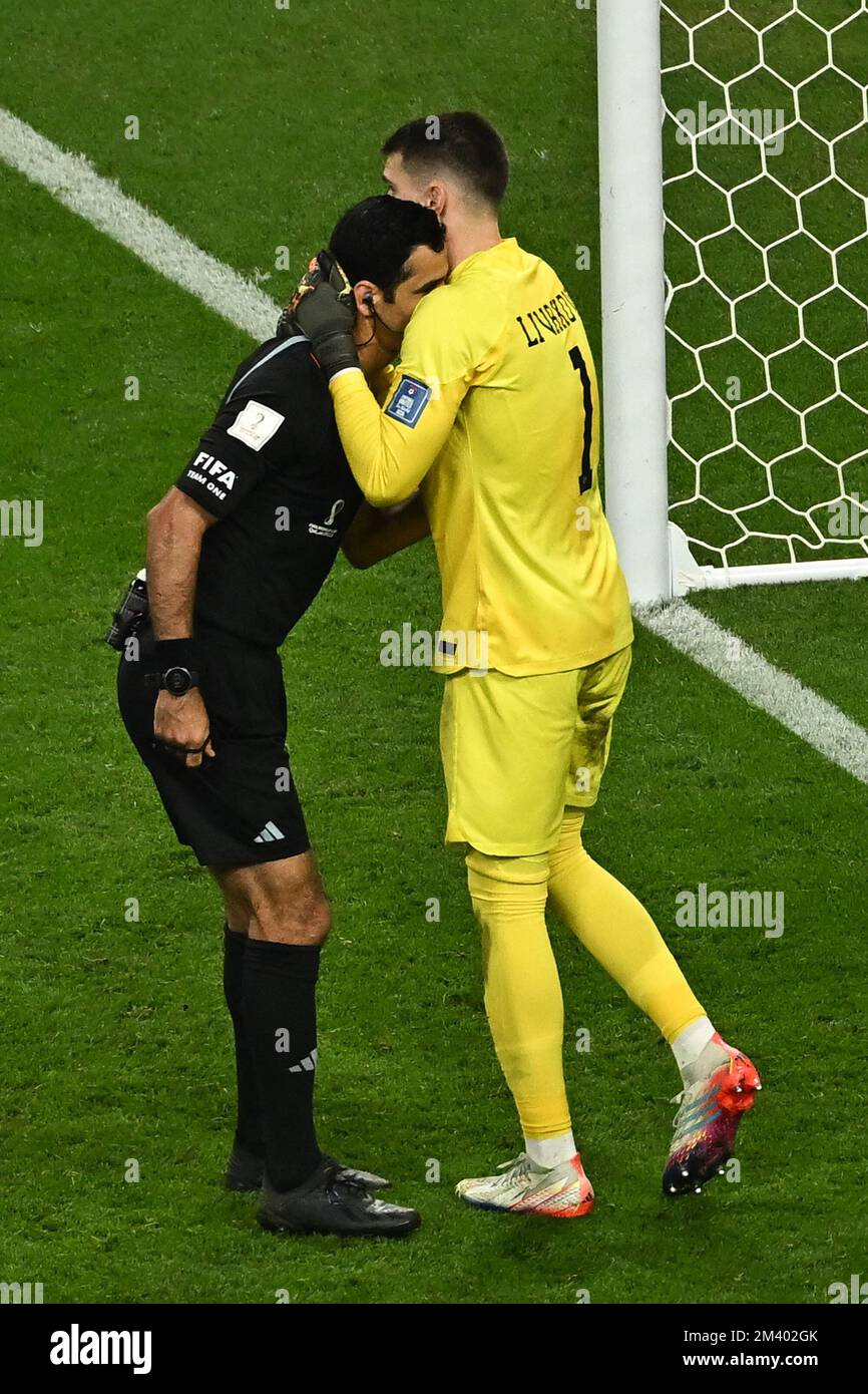 Doha, Qatar. 18th décembre 2022. Le Revere et Dominik Livakovic de Croatie pendant le match Croatie contre Maroc de la coupe du monde de la Fifa Qatar 2022 Al Khalifa International Stadium à Doha, Qatar sur 17 décembre 2022. Photo de Laurent Zabulon/ABACAPRESS.COM crédit: Abaca Press/Alamy Live News Banque D'Images