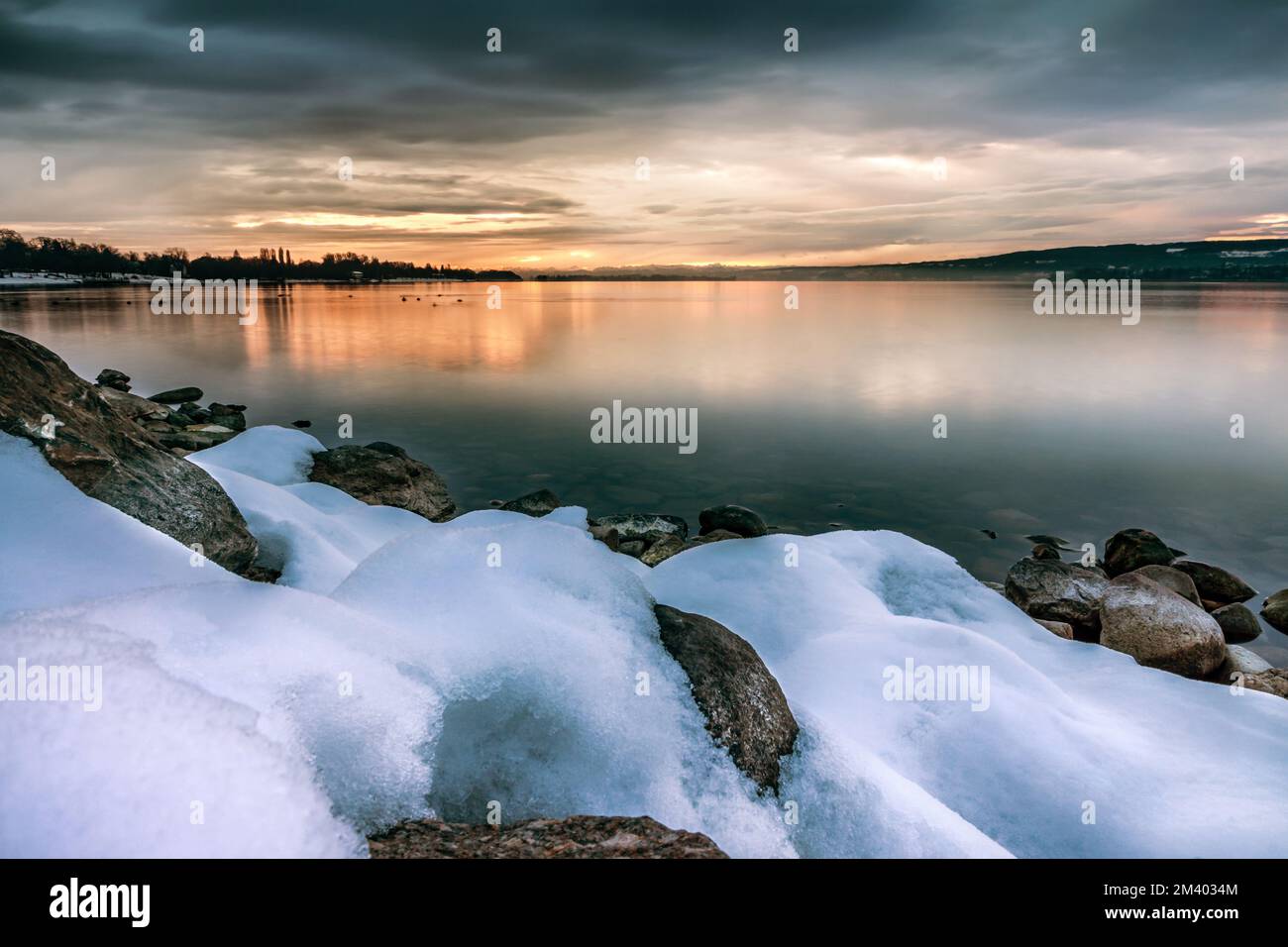 Vacances d'hiver sur le magnifique lac de Constance coucher de soleil Banque D'Images