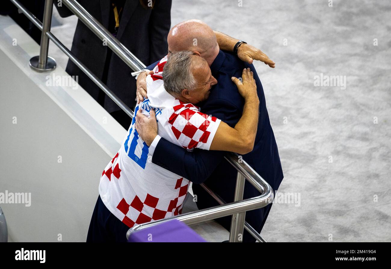 Doha, Qatar. 17th décembre 2022. Gianni Infantino, président de la FIFA, accueille le match Croatie - Maroc de Luka Modric (Kroatien), père de la FIFA, pour la place Kroatien 3rd Banque D'Images