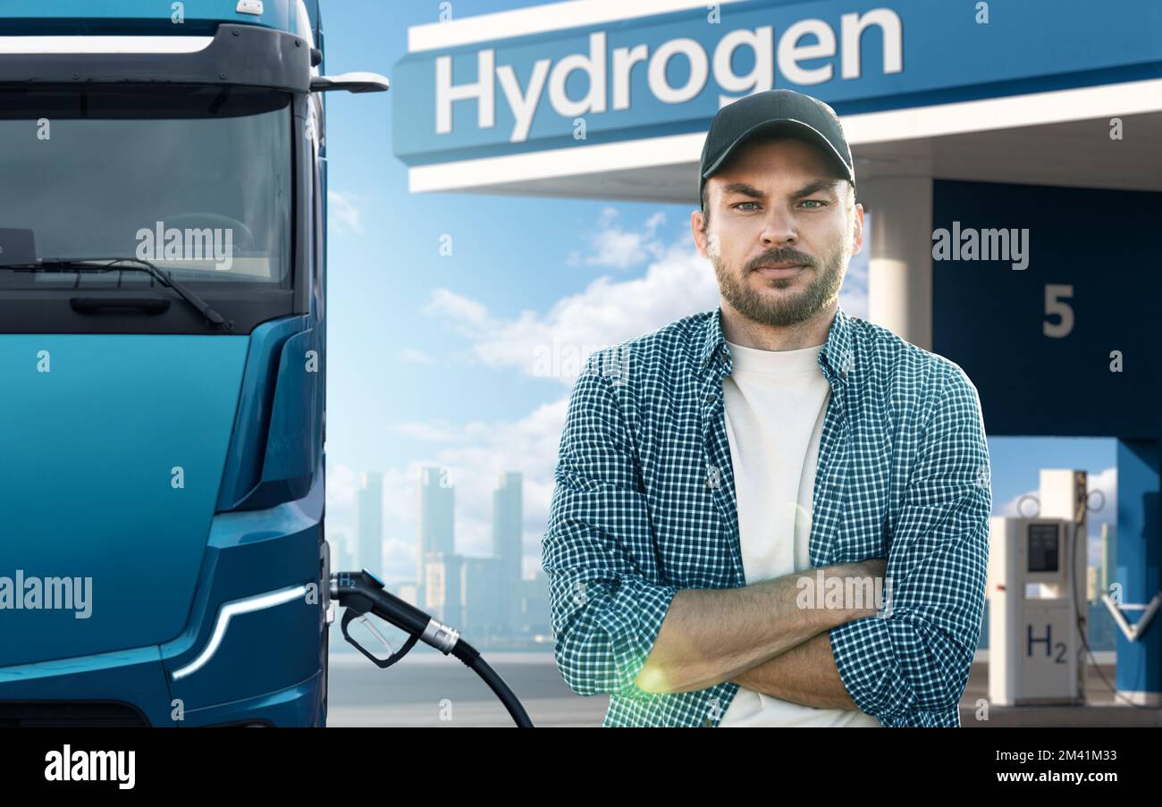 Conducteur devant un camion à pile à hydrogène et une station de ravitaillement. Concept de transport commercial écologique Banque D'Images