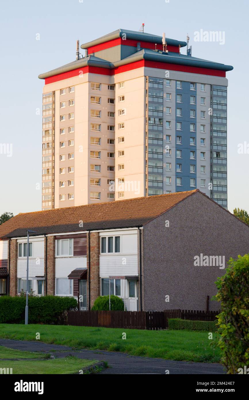 Les appartements du conseil dans les logements pauvres avec de nombreuses questions de protection sociale à Linwood Banque D'Images