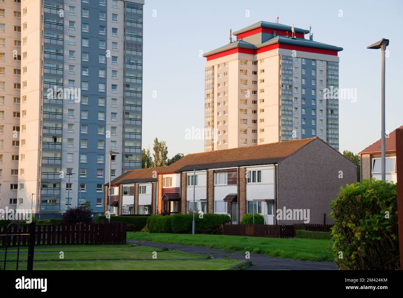 Les appartements du conseil dans les logements pauvres avec de nombreuses questions de protection sociale à Linwood Banque D'Images