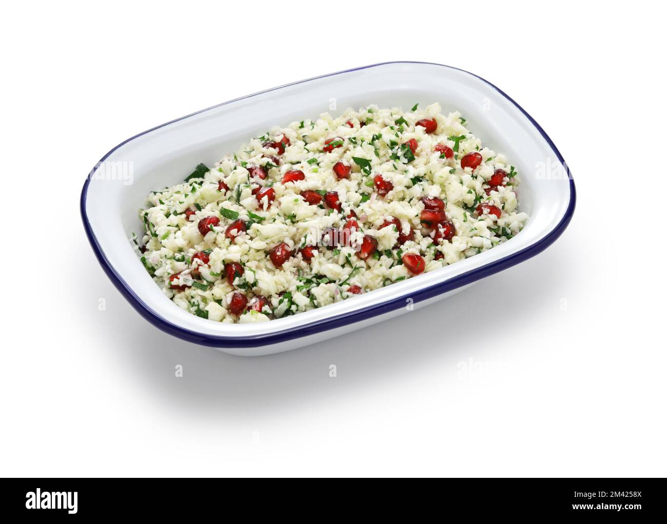 Salade de tabouleh de chou-fleur de style marocain, plat végétarien sans gluten Banque D'Images
