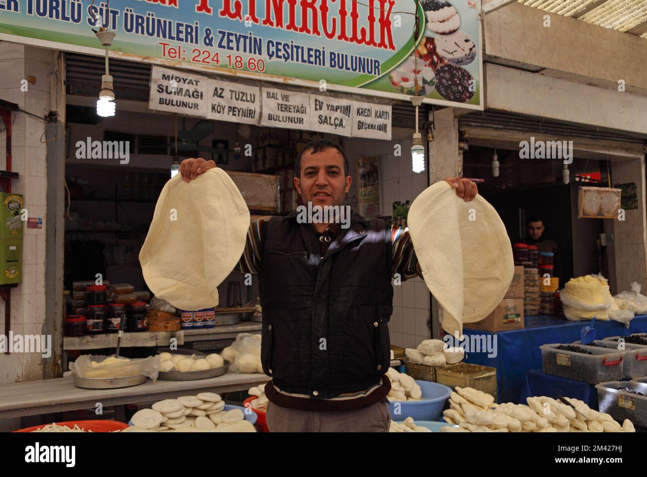 Magasin de fromager kurde dans le quartier de sur à Diyarbakir, au sud-est de la Turquie Banque D'Images
