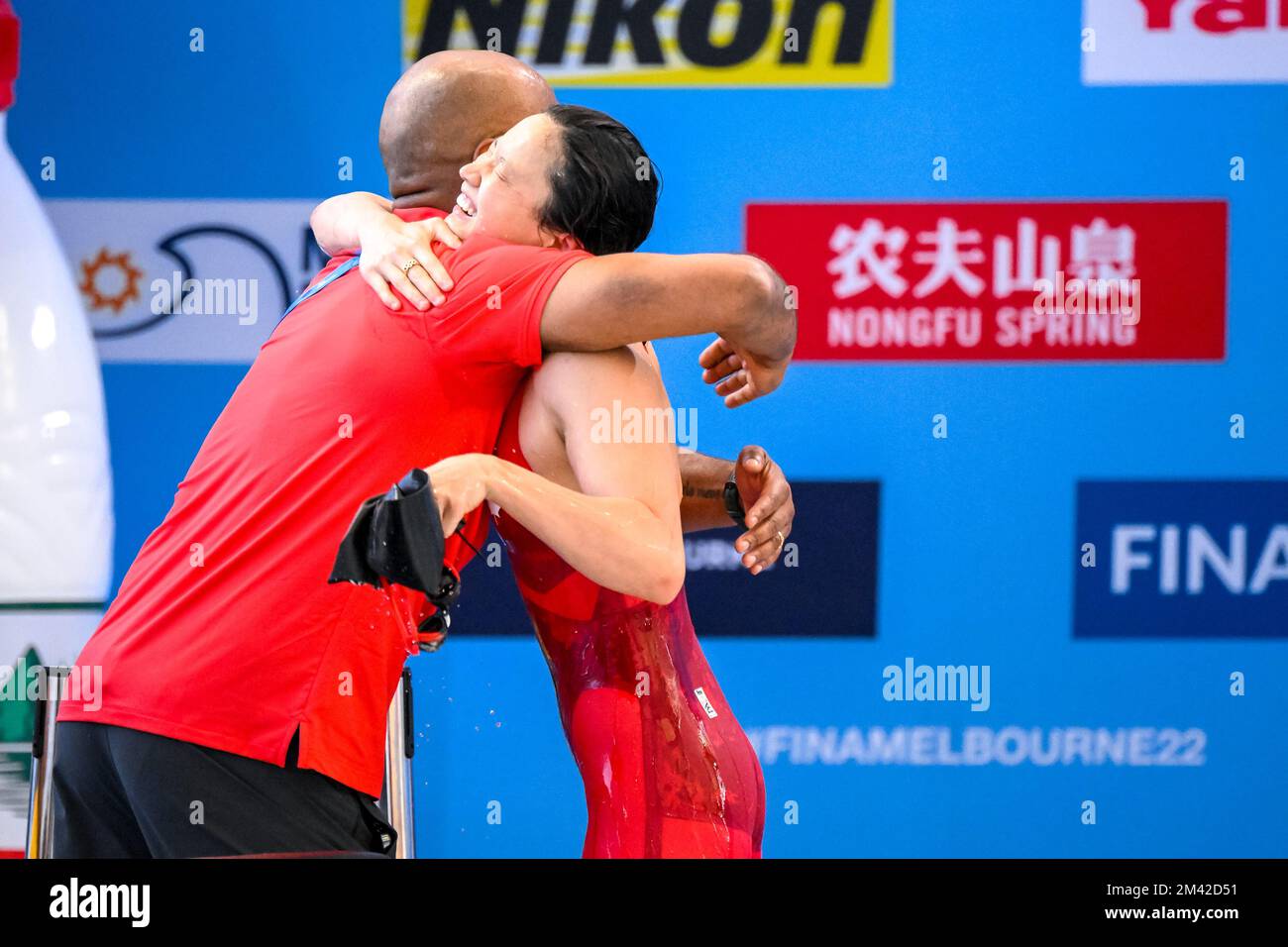 Melbourne, Australie. 18th décembre 2022. Margaret MacNeil du Canada célèbre après avoir remporté la médaille d'or à la finale des femmes papillons de 100m avec un nouveau record mondial lors des Championnats du monde de natation de la FINA court au Centre sportif et aquatique de Melbourne, en Australie, à 18 décembre 2022. Photo Giorgio Scala/Deepbluemedia/Insidefoto crédit: Insidefoto di andrea staccioli/Alamy Live News Banque D'Images