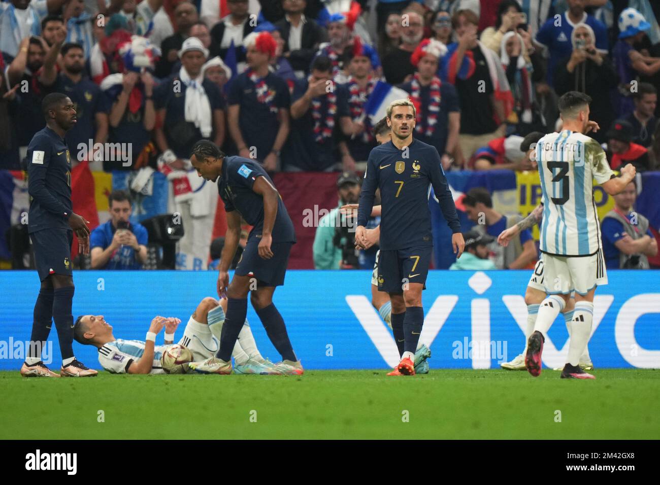 L'arbitre signale une pénalité lors de la coupe du monde de la FIFA, Qatar. , . À Lusail, Qatar. (Photo de Bagu Blanco/Pressinphoto/Sipa USA) crédit: SIPA USA/Alay Live News Banque D'Images