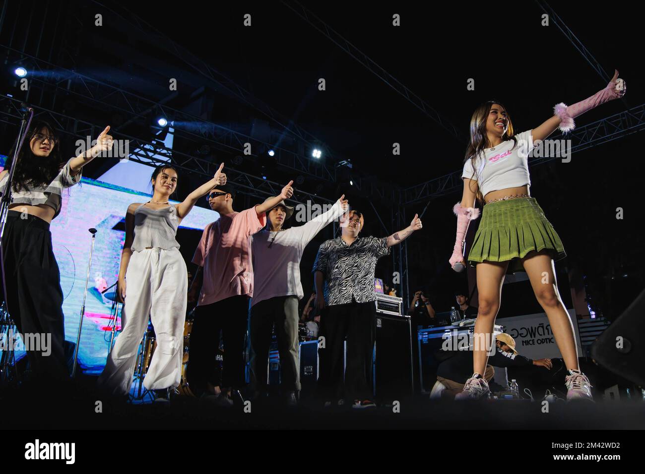 Bangkok, Thaïlande. 18th décembre 2022. Milli (Danupha Khanatheerakul), le rappeur thaïlandais se produit lors d'un concert au festival de musique Siam 2022 sur la place Siam à Bangkok. (Photo de Varuth Pongsaponwatt/SOPA image/Sipa USA) crédit: SIPA USA/Alay Live News Banque D'Images