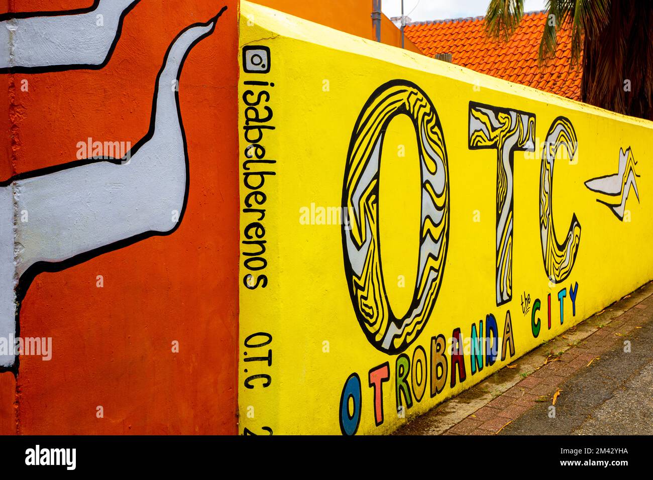Mur recouvert de graffitis à Otrobanda, Willemstad, Curaçao Banque D'Images