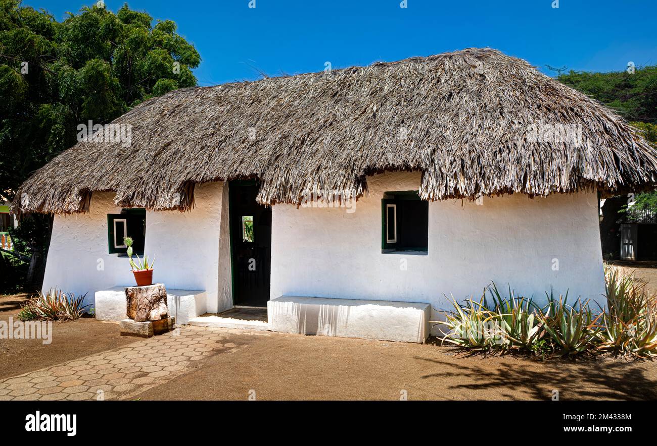 La maison de Kunuku a été construite à l'origine comme maison pour les esclaves sur la plantation, Curaçao, Antilles néerlandaises Banque D'Images