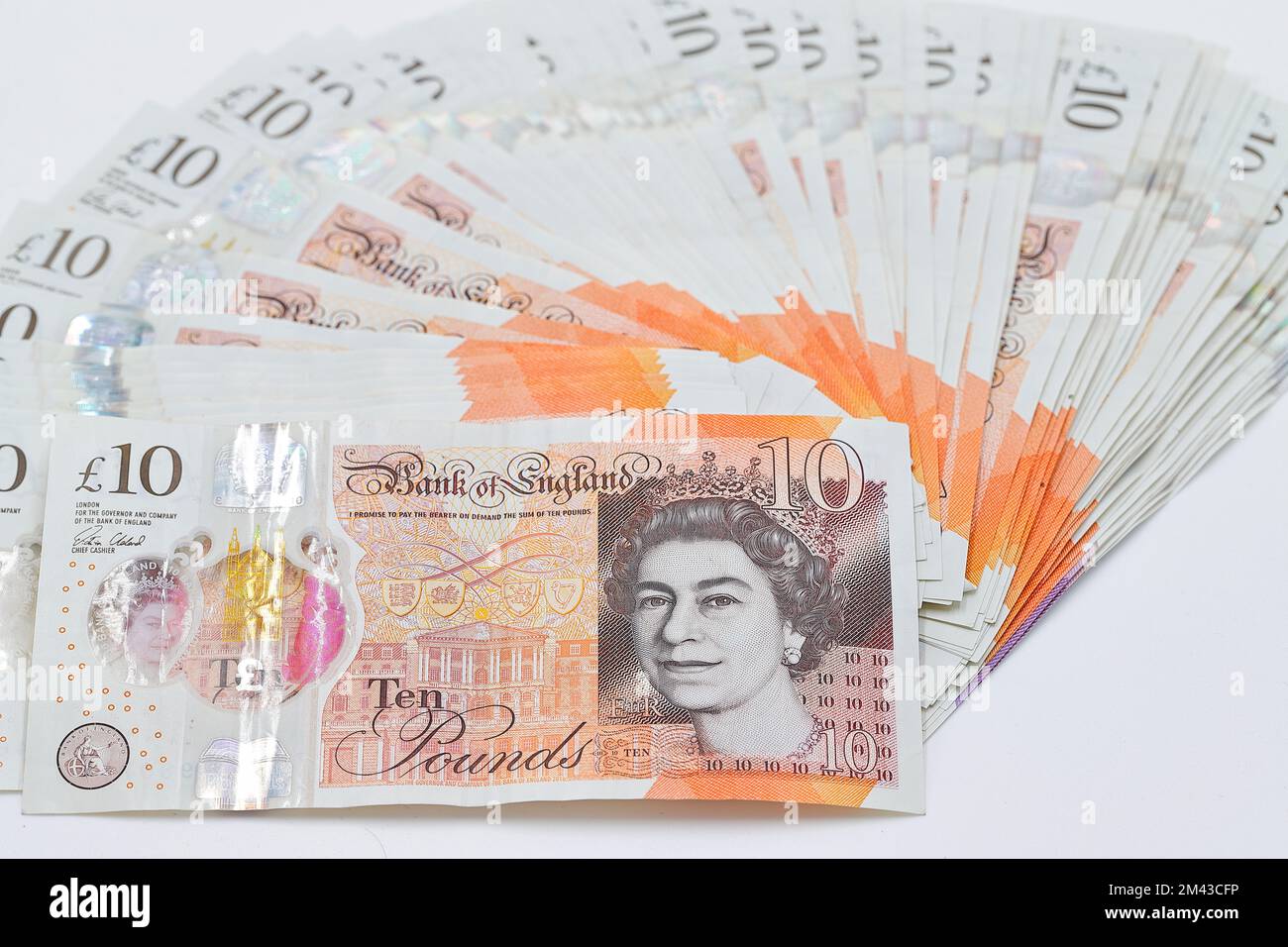 Une pile de billets de la Banque d'Angleterre £10. Banque D'Images