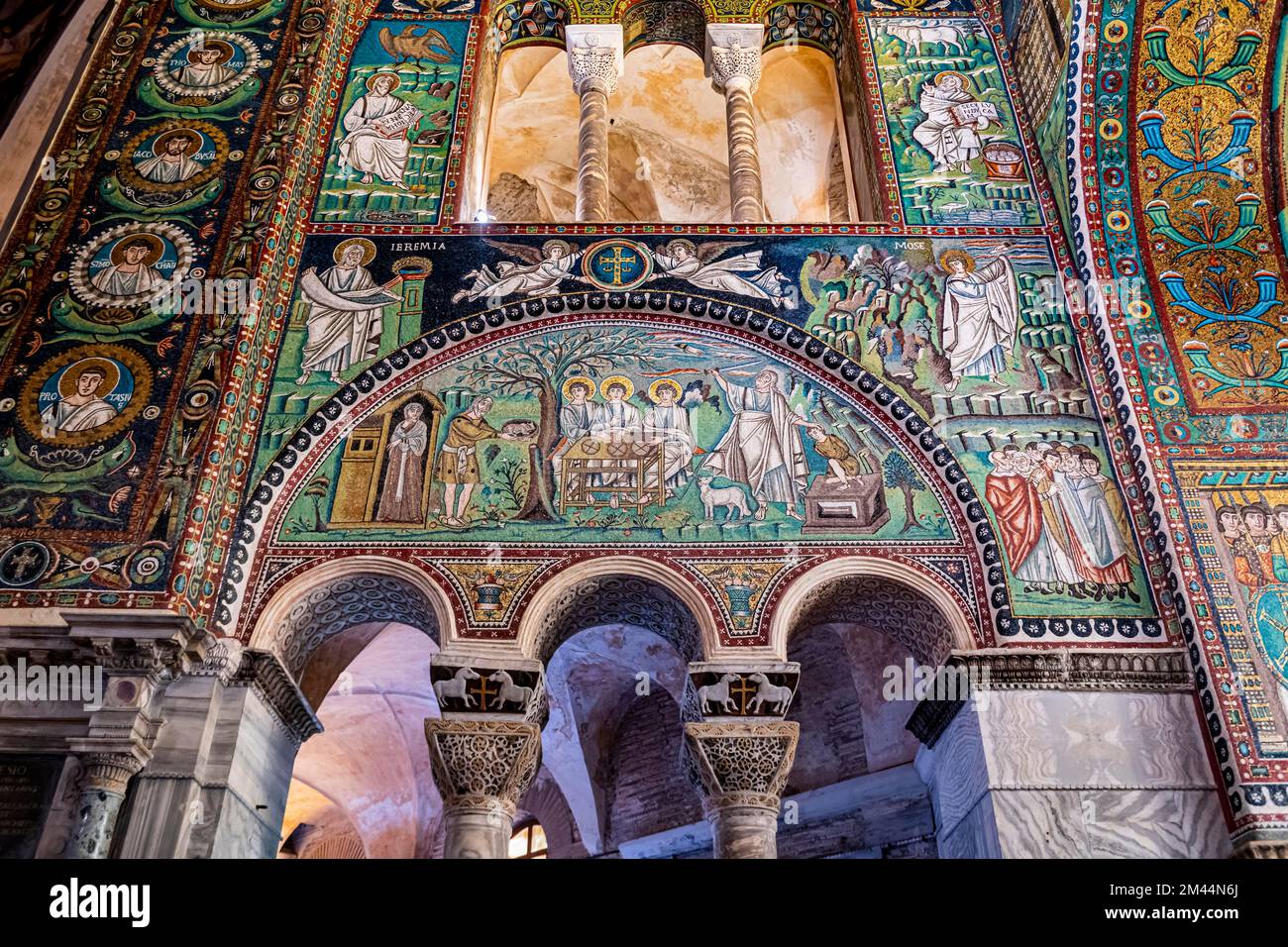 Magnifiques mosaïques dans la basilique de San vitale, site classé au patrimoine mondial de l'UNESCO à Ravenne, en Italie Banque D'Images