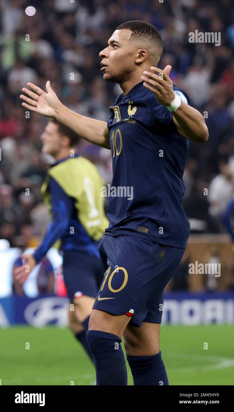 Qatar - 18/12/2022, Kylian Mbappe de France célèbre son but lors de la  coupe du monde de la FIFA 2022, finale du match de football entre  l'Argentine et la France sur 18