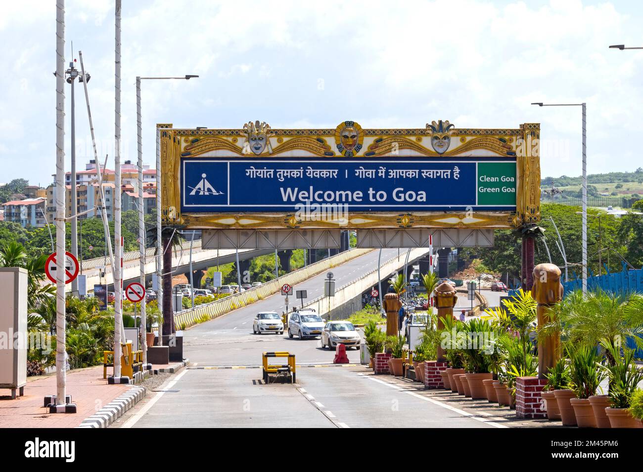 GOA - SEPTEMBRE 29: Bienvenue au panneau Goa devant l'aéroport de Dabolim à Goa sur 29 septembre. 2022 en Inde Banque D'Images
