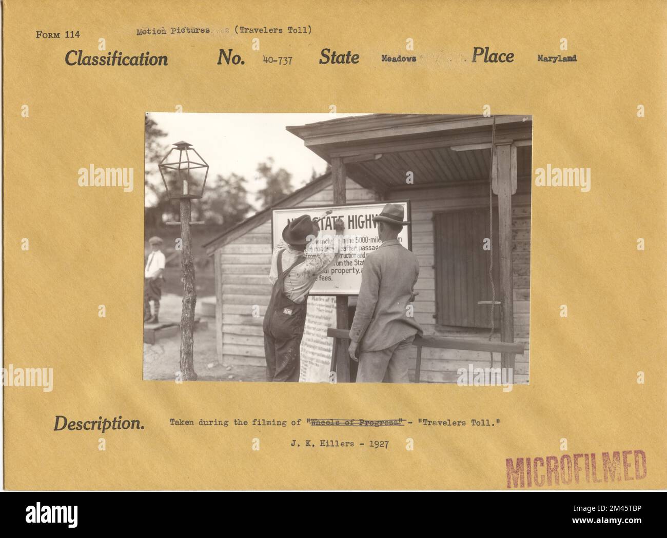 E. F. Allen pendant le tournage de « Travelers Toll ». Légende originale : E. F. Allen - prise pendant le tournage de « Travelers Toll ». J. K. Hillers - 1927. État: Maryland place: Meadows. Banque D'Images