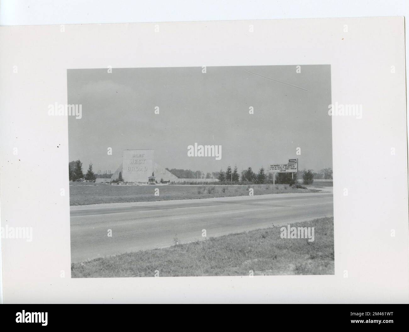 Drive-In Theater sur les États-Unis Route 40, 11 kilomètres à l'ouest de Columbus, Ohio. Légende originale: DRIVE-IN THEATRE STUDY, 1949, par American Association of State Highway Officials. Drive-In Theater sur les États-Unis Route 40, à 11 kilomètres à l'ouest de Columbus, Ohio. Photos de T. W. Kines, 4 septembre 1948. État: Ohio. Lieu: Columbus. Banque D'Images