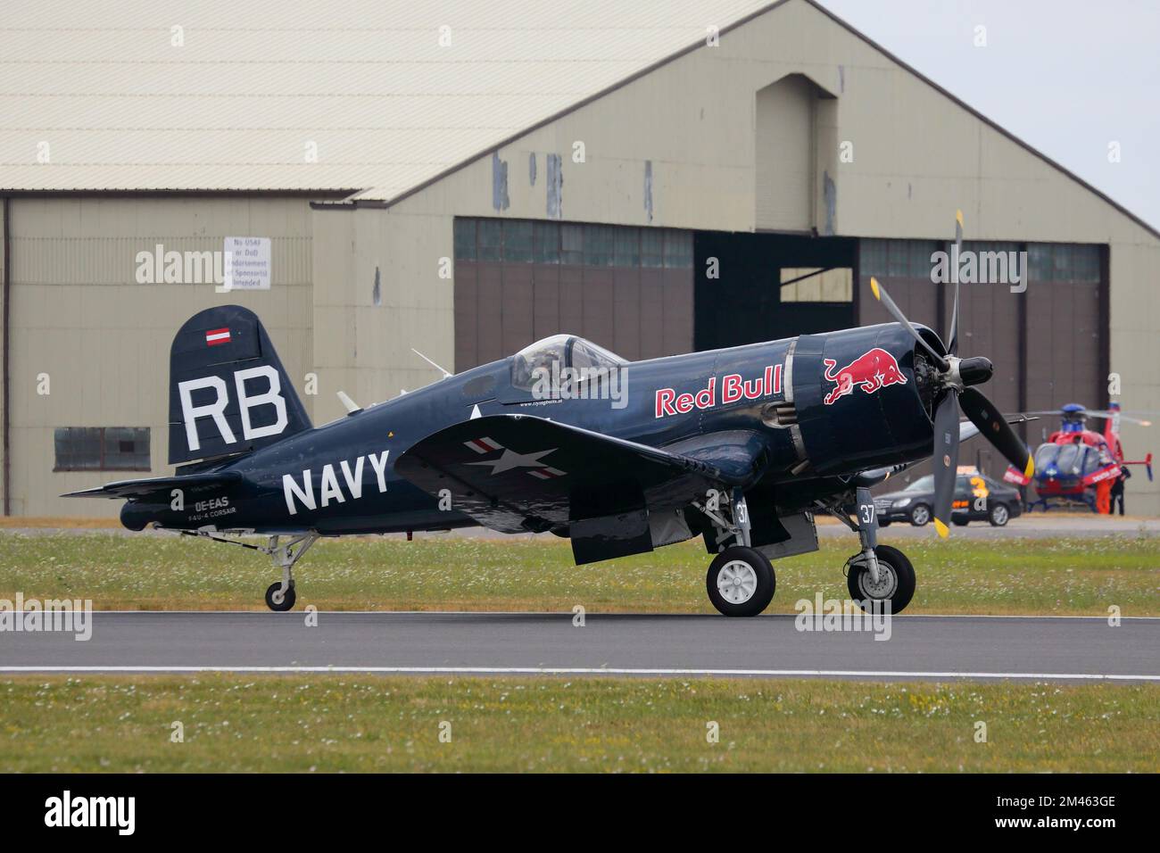 Red Bull chance Vought Corsair F4U-4 au Royal International Air Tattoo 2013 à RAF Fairford, Royaume-Uni Banque D'Images