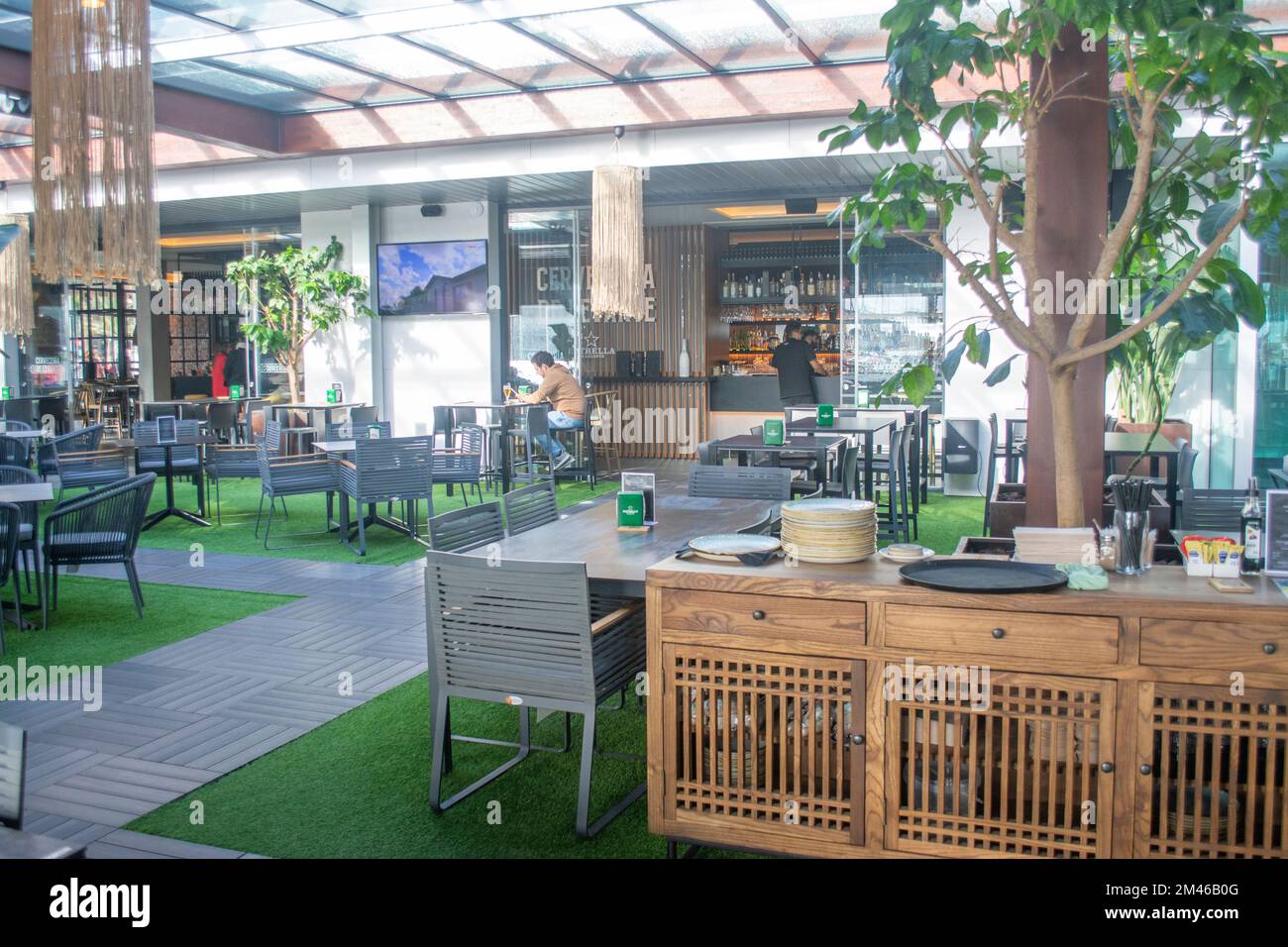 Intérieur du nouveau bar restaurant Alviento sur le quai du port de Cartagena à Murcia, Espagne Banque D'Images